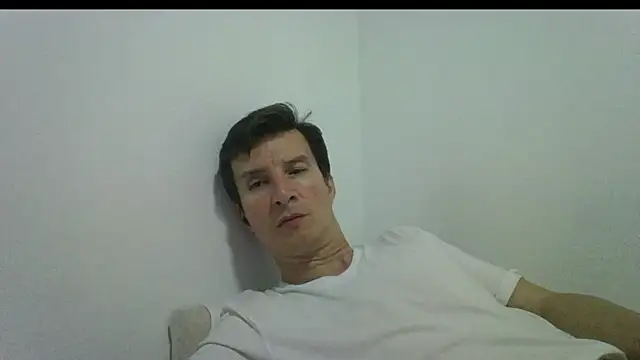 Snapshot of carliesexyman chatting on November 22, 2025, 3:27 am carliesexyman online show from November 22, 2025, 3:27 am