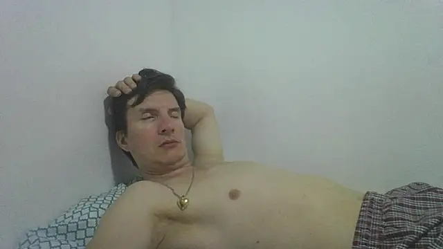 Snapshot of carliesexyman chatting on December 4, 2025, 5:39 am carliesexyman online show from December 4, 2025, 5:39 am