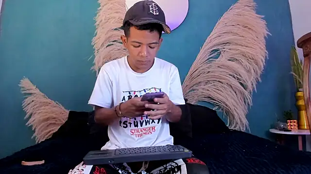 wild best online show from December 4, 2025, 7:44 pm