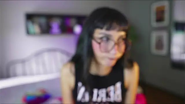 Meganpeach  online show from November 27, 2025, 12:40 pm