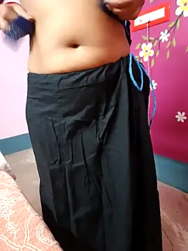 Snapshot of Laal_Parilove chatting on November 4, 2025, 6:18 pm Laal Parilove online show from November 4, 2025, 6:18 pm