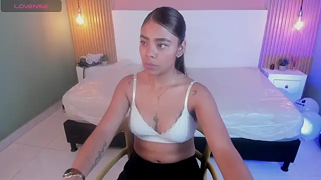 SoffiaDams2 online show from November 2, 2025, 11:56 am