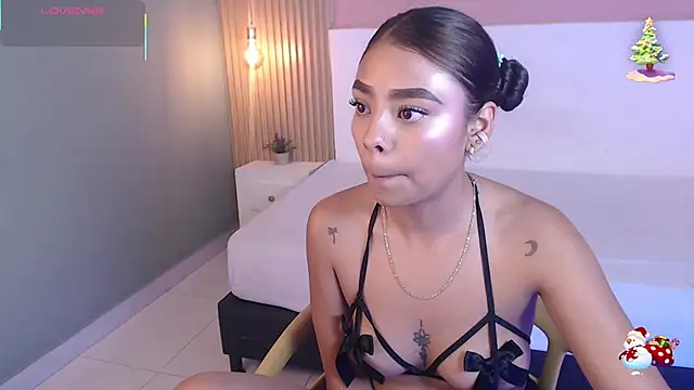 SoffiaDams2 online show from November 24, 2025, 11:43 am