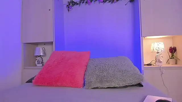 GabyMason  online show from November 12, 2025, 12:05 pm