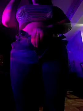 Snapshot of BrowningNoonday chatting on October 29, 2025, 1:19 am BrowningNoonday online show from October 29, 2025, 1:19 am