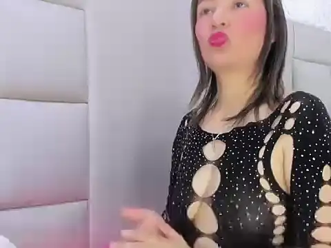 HannMachinne online show from November 4, 2025, 7:35 pm