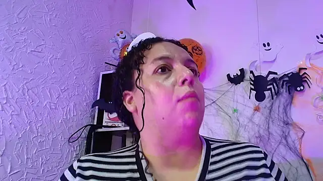 Snapshot of Natasha_Amber chatting on October 30, 2025, 12:39 pm Natasha Amber online show from October 30, 2025, 12:39 pm