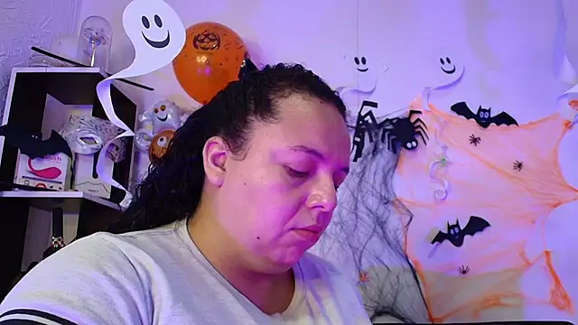 Snapshot of Natasha_Amber chatting on November 2, 2025, 1:35 pm Natasha Amber online show from November 2, 2025, 1:35 pm