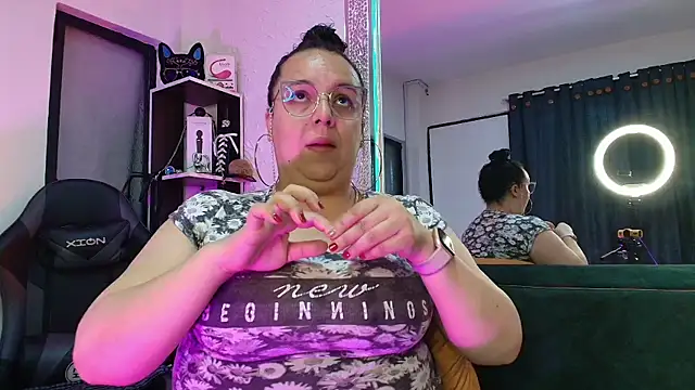 Natasha Amber online show from November 30, 2025, 1:48 pm