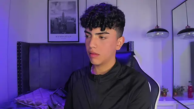 Niick Twiink online show from November 5, 2025, 8:20 pm