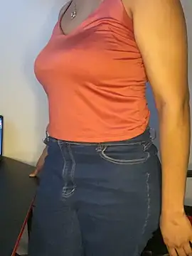 Snapshot of Lisa_Najdi chatting on October 27, 2025, 10:25 pm Lisa Najdi online show from October 27, 2025, 10:25 pm