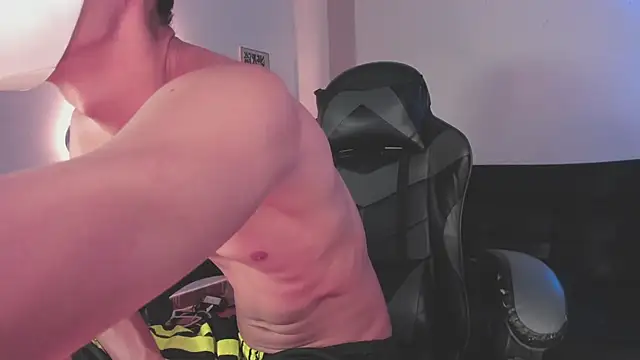 Snapshot of Senpai_Lover chatting on November 17, 2025, 8:03 pm Senpai Lover online show from November 17, 2025, 8:03 pm