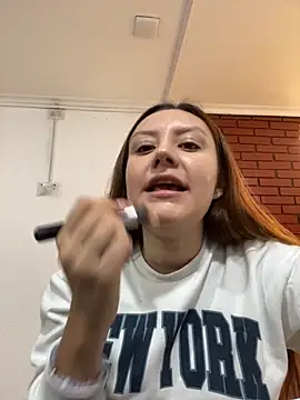 Snapshot of Adrimaretti chatting on October 29, 2025, 7:26 pm Adrimaretti online show from October 29, 2025, 7:26 pm