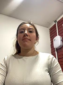 Adrimaretti online show from November 19, 2025, 7:47 pm