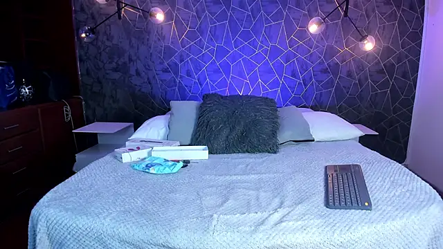 Thalynn angels online show from November 14, 2025, 8:29 pm