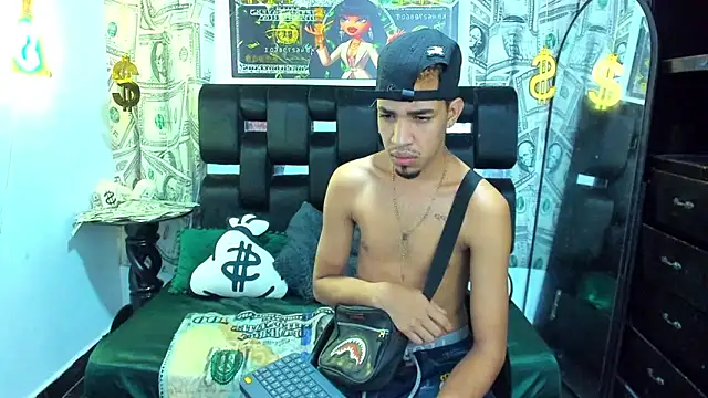 Snapshot of Latin_Duo13 chatting on November 25, 2025, 7:25 pm Latin Duo13 online show from November 25, 2025, 7:25 pm