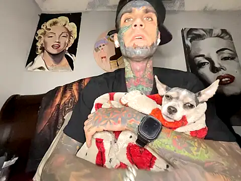 Snapshot of Dyskizly chatting on November 12, 2025, 12:27 pm Dyskizly online show from November 12, 2025, 12:27 pm