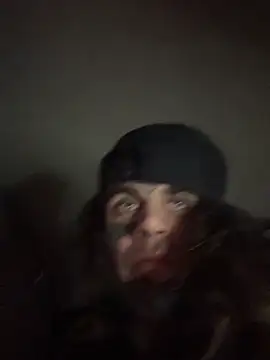 Snapshot of Dyskizly chatting on November 13, 2025, 2:27 pm Dyskizly online show from November 13, 2025, 2:27 pm