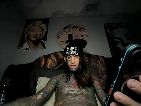 Snapshot of Dyskizly chatting on November 16, 2025, 11:21 pm Dyskizly online show from November 16, 2025, 11:21 pm