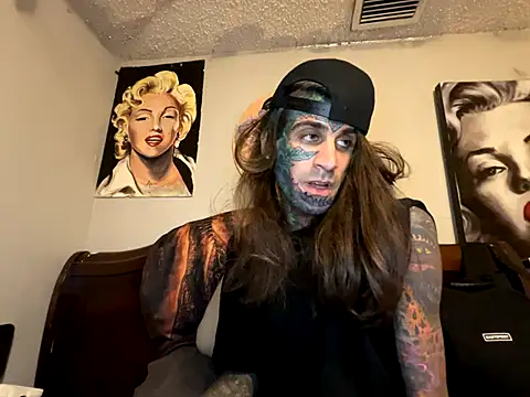 Snapshot of Dyskizly chatting on November 18, 2025, 4:33 pm Dyskizly online show from November 18, 2025, 4:33 pm