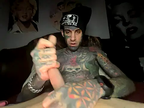 Snapshot of Dyskizly chatting on November 20, 2025, 2:39 pm Dyskizly online show from November 20, 2025, 2:39 pm