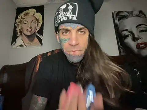 Snapshot of Dyskizly chatting on November 24, 2025, 8:36 am Dyskizly online show from November 24, 2025, 8:36 am