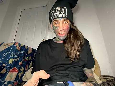 Snapshot of Dyskizly chatting on December 15, 2025, 7:12 am Dyskizly online show from December 15, 2025, 7:12 am