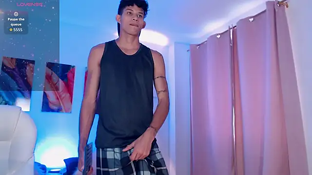 KamiSuarez online show from March 18, 2026, 6:44 pm