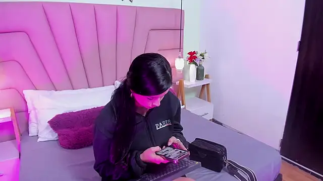 Snapshot of Kim_Luna1 chatting on February 14, 2026, 3:09 pm Kim Luna1 online show from February 14, 2026, 3:09 pm