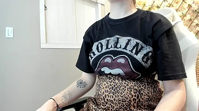 DakotaRussell  online show from December 1, 2025, 11:04 am