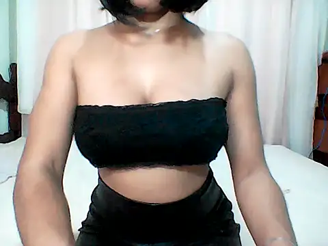 Snapshot of HotGiirl2025 chatting on November 18, 2025, 4:28 am HotGiirl2025 online show from November 18, 2025, 4:28 am