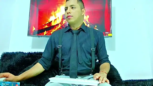 Snapshot of Mike_Fetiche chatting on November 15, 2025, 3:37 am Mike Fetiche online show from November 15, 2025, 3:37 am