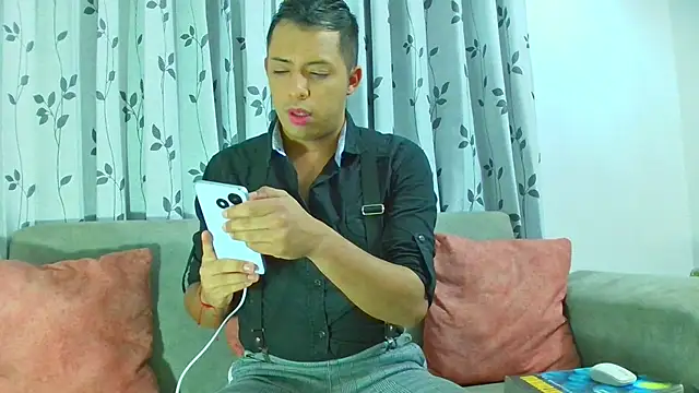 Snapshot of Mike_Fetiche chatting on November 20, 2025, 6:13 am Mike Fetiche online show from November 20, 2025, 6:13 am