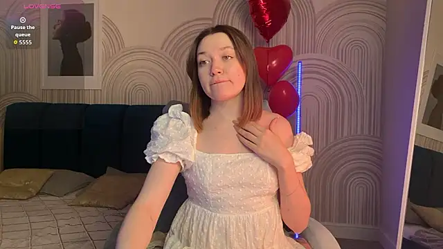 Snapshot of R_I_N_A chatting on February 24, 2026, 1:36 am R I N A online show from February 24, 2026, 1:36 am