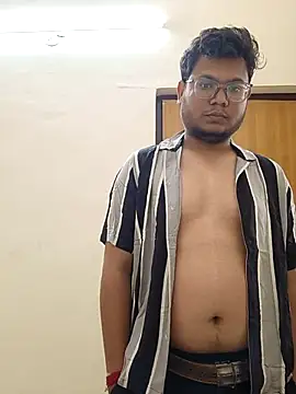 Snapshot of playboy210600 chatting on January 19, 2026, 6:39 am playboy210600 online show from January 19, 2026, 6:39 am