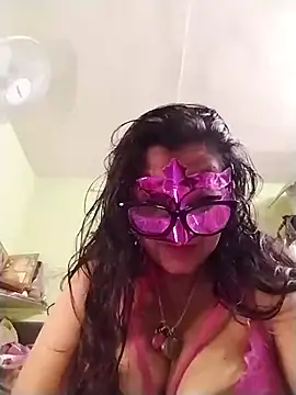 Snapshot of LOVE__RANI chatting on November 4, 2025, 12:15 pm LOVE RANI online show from November 4, 2025, 12:15 pm