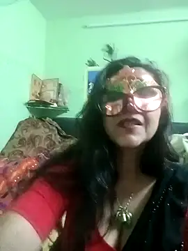 Snapshot of LOVE__RANI chatting on November 7, 2025, 12:38 pm LOVE RANI online show from November 7, 2025, 12:38 pm