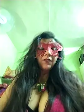 Snapshot of LOVE__RANI chatting on November 11, 2025, 7:03 pm LOVE RANI online show from November 11, 2025, 7:03 pm