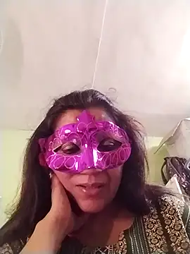 Snapshot of LOVE__RANI chatting on November 15, 2025, 1:07 pm LOVE RANI online show from November 15, 2025, 1:07 pm