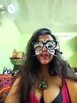 Snapshot of LOVE__RANI chatting on November 26, 2025, 7:53 am LOVE RANI online show from November 26, 2025, 7:53 am