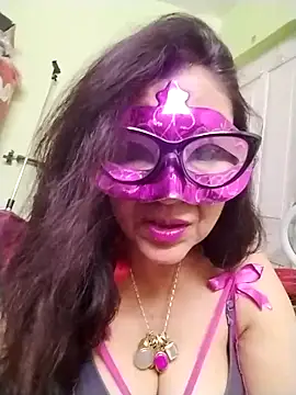 Snapshot of LOVE__RANI chatting on December 20, 2025, 1:34 am LOVE RANI online show from December 20, 2025, 1:34 am