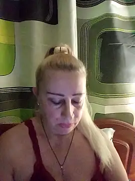 Esenia505 online show from December 15, 2025, 2:05 am