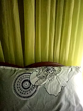 Esenia505 online show from April 11, 2026, 12:04 am