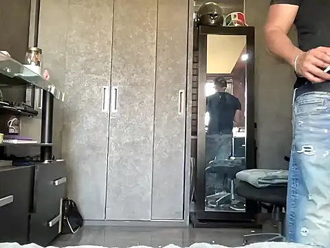 Snapshot of Bbydaddy_0 chatting on February 17, 2026, 9:54 pm Bbydaddy 0 online show from February 17, 2026, 9:54 pm