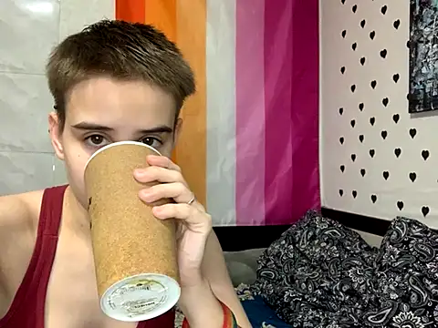 Kim Ray online show from October 31, 2025, 2:07 pm