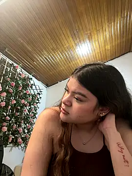 Snapshot of Tharafresneda_ chatting on October 29, 2025, 2:30 pm Tharafresneda  online show from October 29, 2025, 2:30 pm