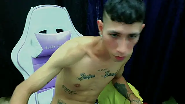 The latin boy online show from October 29, 2025, 7:37 pm