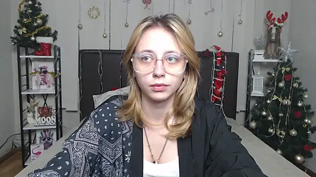 Snapshot of TracyLll chatting on December 20, 2025, 6:09 am TracyLll online show from December 20, 2025, 6:09 am