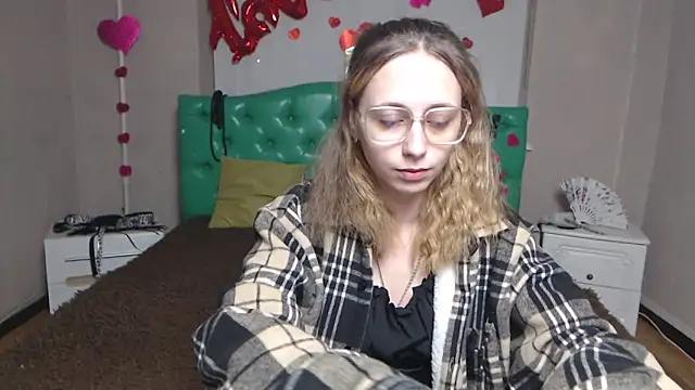 Snapshot of TracyLll chatting on February 4, 2026, 6:08 am TracyLll online show from February 4, 2026, 6:08 am