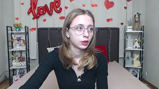 Snapshot of TracyLll chatting on February 20, 2026, 6:10 am TracyLll online show from February 20, 2026, 6:10 am